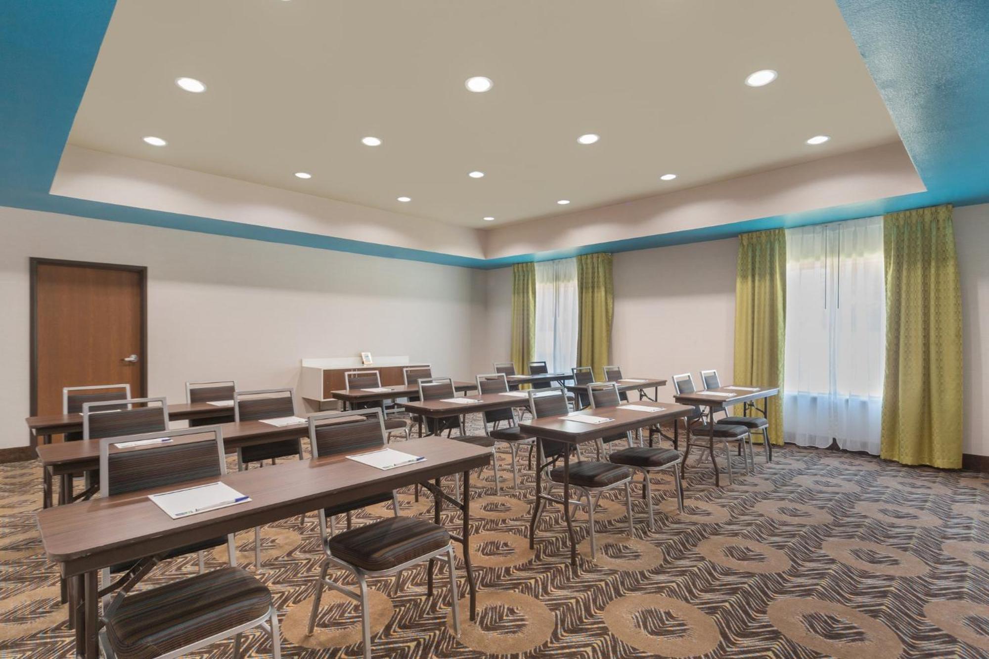 Holiday Inn Express Tomball By Ihg Экстерьер фото