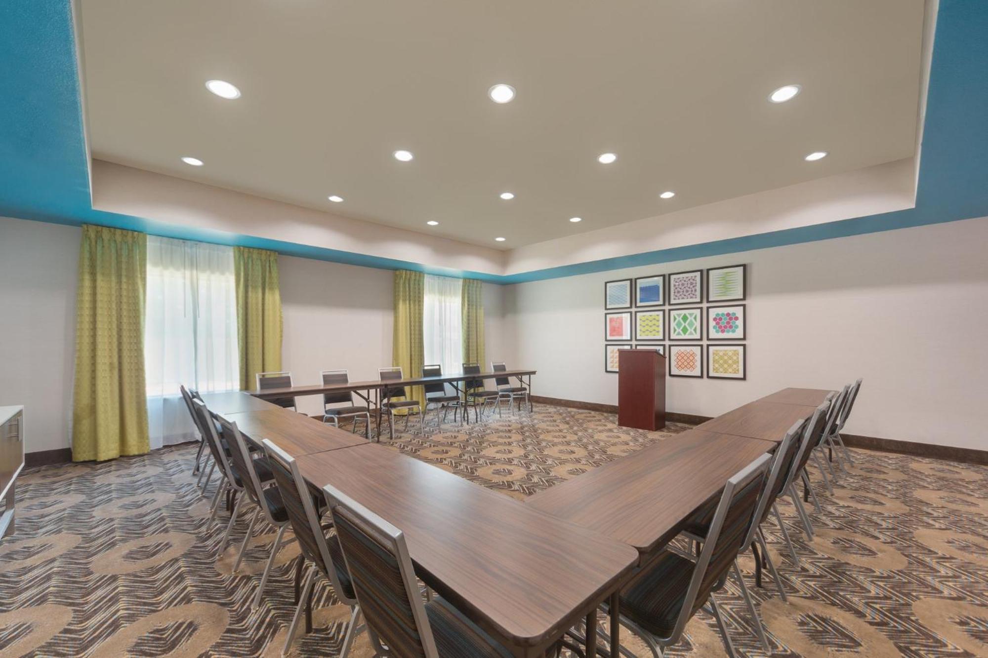 Holiday Inn Express Tomball By Ihg Экстерьер фото